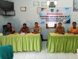 Pastikan Bantuan Tepat Sasaran, Bhabinkamtibmas Polsubsektor Palibelo Kawal Penyaluran BLT di Desa Roi