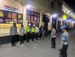 Sie Propam Polres Dompu Laksanakan Pengawasan Apel Malam, Pastikan Disiplin Personel Piket Jaga