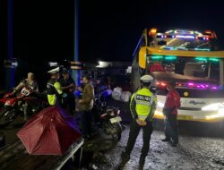 Sat Lantas Polres Dompu Intensifkan Blue Light Patrol dan Strong Point Malam, Ciptakan Kamseltibcar Lantas yang Kondusif