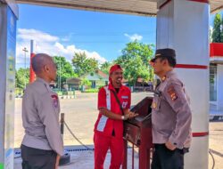 Sat Binmas Polres Dompu Lakukan Koordinasi dan Himbauan di SPBU Desa O’o Pasca Kenaikan Harga BBM