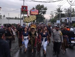 Polsek Kopang Laksanakan Pengamanan dan Patroli Dialogis Acara Nyongkolan di Desa Monggas