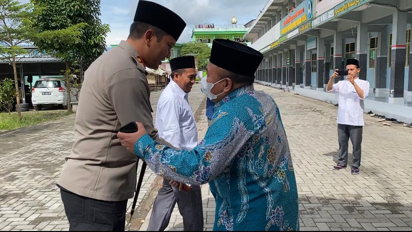 Jumat Curhat Kapolres Lombok Barat di Ponpes Asshohwah Al Islamiyah