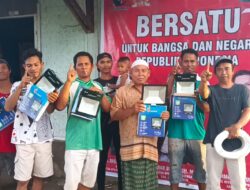 PDIP Sumbang Lampu PJU Untuk Warga Bat Menange Dusun Padak Selatan