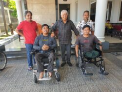 Terharu! Anggota DPR Ini Ajak Penyanyi Sasak Penyandang Disabilitas Bertemu Menteri Sosial