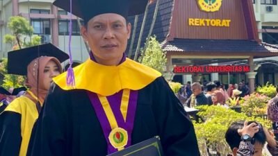 Bacaleg PDIP Dapil II DPRD Lombok Timur Raih Gelar Magister Teknik Predikat Cumlaude