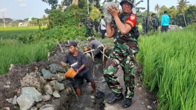 Kodim 1606 Mataram Gelar Karya Bakti Pembangunan Saluran Irigasi Pertanian Bersama PUPR