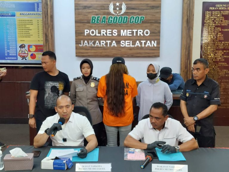 Artis Cantik Karenina Maria Anderson Ditangkap Polisi karena Ganja