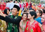 Netizen Puji Presiden Jokowi sebagai Presiden Terbaik Usai Ikut Serta dalam Istana Berkebaya