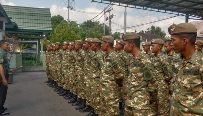 Mengukir Dedikasi dan Keterampilan Militer: Anggota Komcad Diterima dengan Bangga di Makodim 1606 Mataram