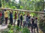 Gotong Royong Masyarakat Lombok Utara Bersama TNI-Polri Bangun Jembatan Menuju Sekolah: Semangat Kolaborasi untuk Pendidikan