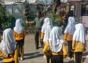 Generasi Muda Lombok Barat Dibekali Cinta Tanah Air melalui Program Babinsa Masuk Pesantren/Sekolah