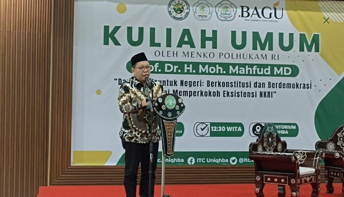 Mahfud Diganti Imam Acara Kuliah Umum Universitas Bagu Lombok