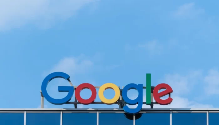 Dampak AI: Google PHK Ratusan Pekerja Asisten Suara