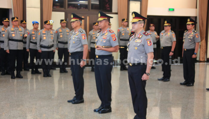 Sepuluh Pati dan Enam Pamen Polri Naik Pangkat, Ini Daftarnya