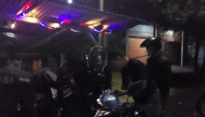 Patroli Polisi di Jalan Lingkar Timur: Timsus Polres Lumajang Amankan Beat Rusak