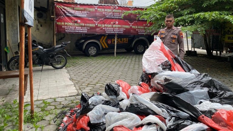 Tiga Balon Udara Raksasa Terdampar di Klaten