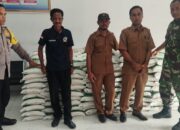 Kompak BKTM & Bhabinsa Monitoring Pembagian Beras Bantuan Di Desa Ta,a