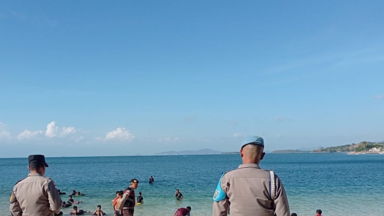 Polsek Sekotong Patroli Pantai Elak-Elak