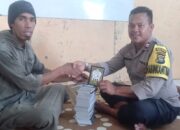 Bhabinkamtibmas Dukung Pendidikan Al-Quran dengan Berikan Bantuan Iqro’ ke TPQ AL-QUBRAH di Kelurahan Rite Kota Bima