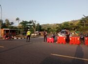 Imbau Pengguna Jalan Tidak Lawan Arah dan Cegah Guankamtibmas Sat Samapta Polres Bima Laksanakan Patroli Rutin