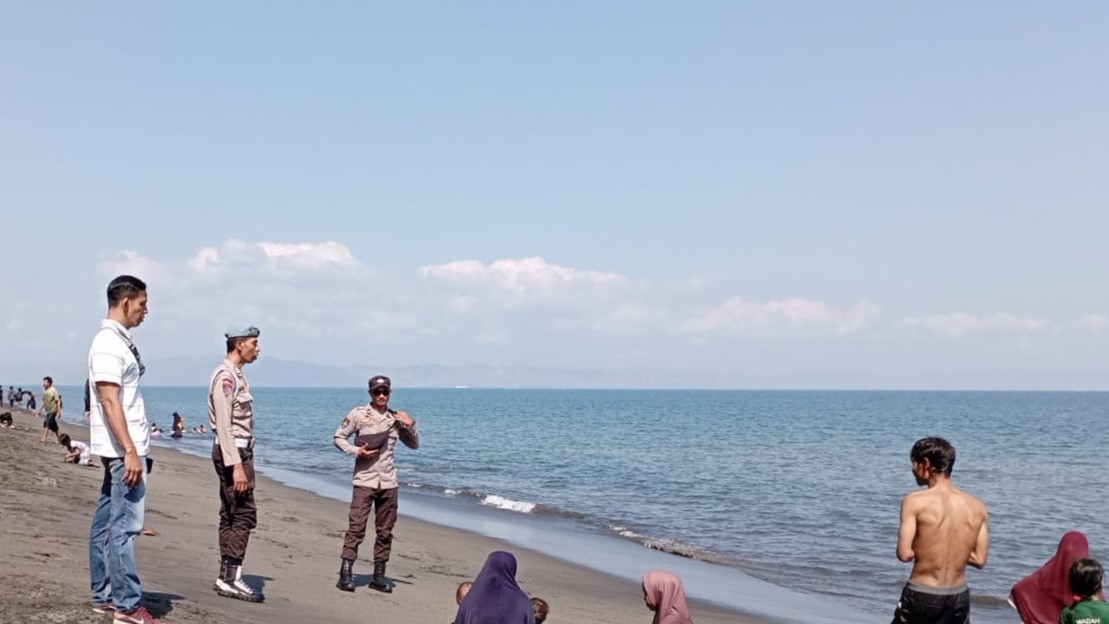 Polres Lombok Barat Giatkan Patroli Keamanan di Pantai Kuranji Bangsal