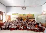 Stop Bullying, Bhabinkamtibmas Polsek Rasanae Barat Sambangi Anak-Anak Beri Edukasi dan Kasih Sayang