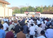 Kapolres Bima Kota AKBP Yudha Pranata S.I.K., S.H. Laksanakan Sholat Idul Adha 1445 H/2024 M Bersama Masyarakat