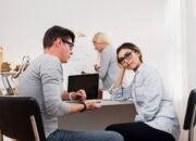 7 Tanda Pria Mudah Melakukan Perselingkuhan di Kantor, Kata Psikolog