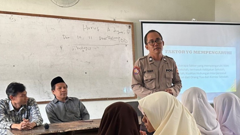 Cegah Bullying dan Narkoba, Polsek Batulayar Edukasi Siswa