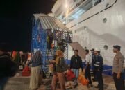 Polsek Kawasan Pelabuhan Laut Bima Melaksanakan Pengamanan Kapal KM. TILONGKABILA di Pelabuhan Bima