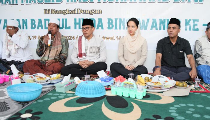 Rannya Temani Cabup Meton Farin Hadiri Perayaan Maulid di Desa Gontoran