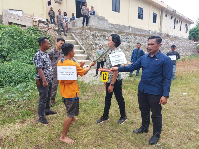 Rekonstruksi Pembunuhan Sadis di Kebun Sawit OKU Timur Ungkap Fakta Mengerikan