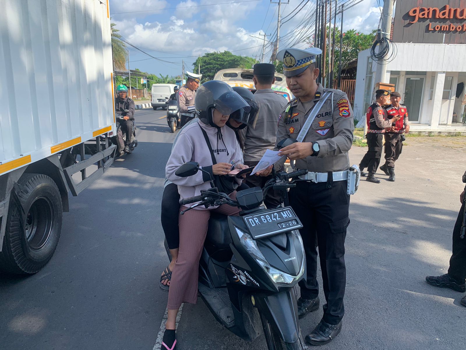 Operasi Zebra di Lombok Barat Puluhan Pelanggaran Ditindak, Kesadaran Berkendara Ditingkatkan