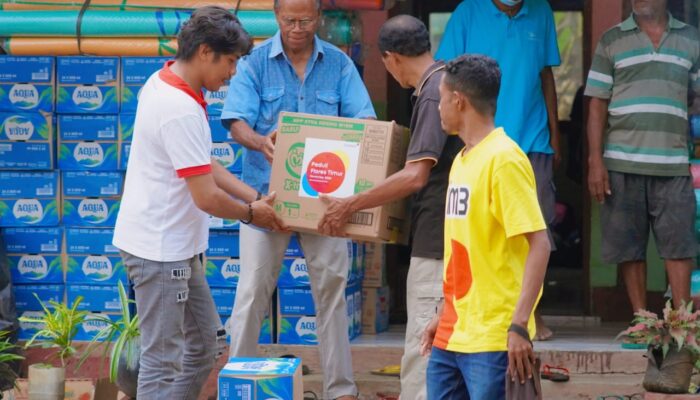 Indosat Salurkan Bantuan Korban Erupsi Gunung Lewotobi Laki-laki