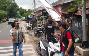 Pilkada Damai, Penertiban APK di Labuapi Lombok Barat Berjalan Mulus