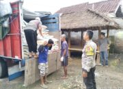 Monitor Distribusi Beras, Polsek Sekotong Pastikan Tepat Sasaran di Buwun Mas