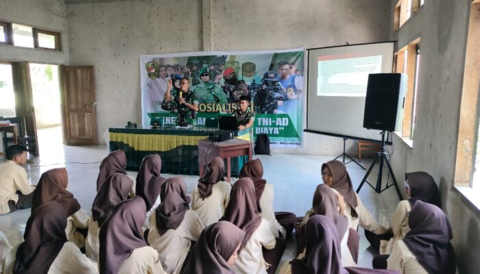 Kodim 1606 Mataram Gelar Sosialisasi TNI di SMAN 10