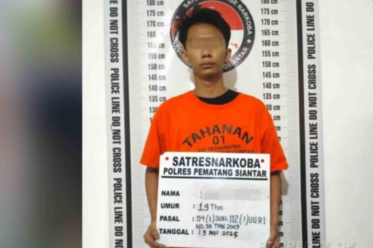 Polres Pematangsiantar Tangkap Pemuda Bawa Sabu di Jalan Medan KM 8,5Polres Pematangsiantar Tangkap Pemuda Bawa Sabu di Jalan Medan KM 8,5