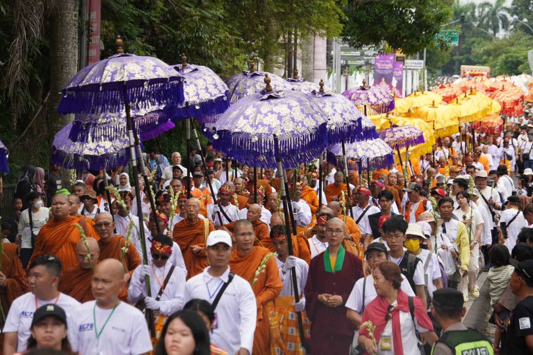 Waisak 2025 di Borobudur, Ritual Suci yang Menggerakkan Pariwisata Magelang