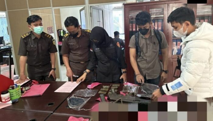 Polri Serahkan Aske Mabel dan Senjata Api ke Kejaksaan