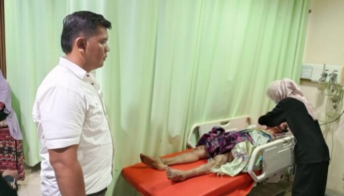 Tersesat dan Lemas di Kebun, Nenek di Lubuk Linggau Diselamatkan Polisi