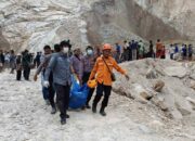 Evakuasi Longsor Tambang Cipanas Cirebon, 10 Meninggal