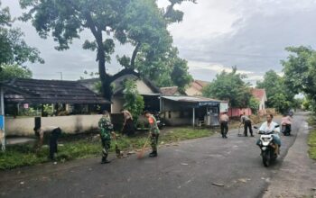 Karya Bhakti TNI-Polri di Bayan: Kolaborasi Nyata Jaga Lingkungan Bersih