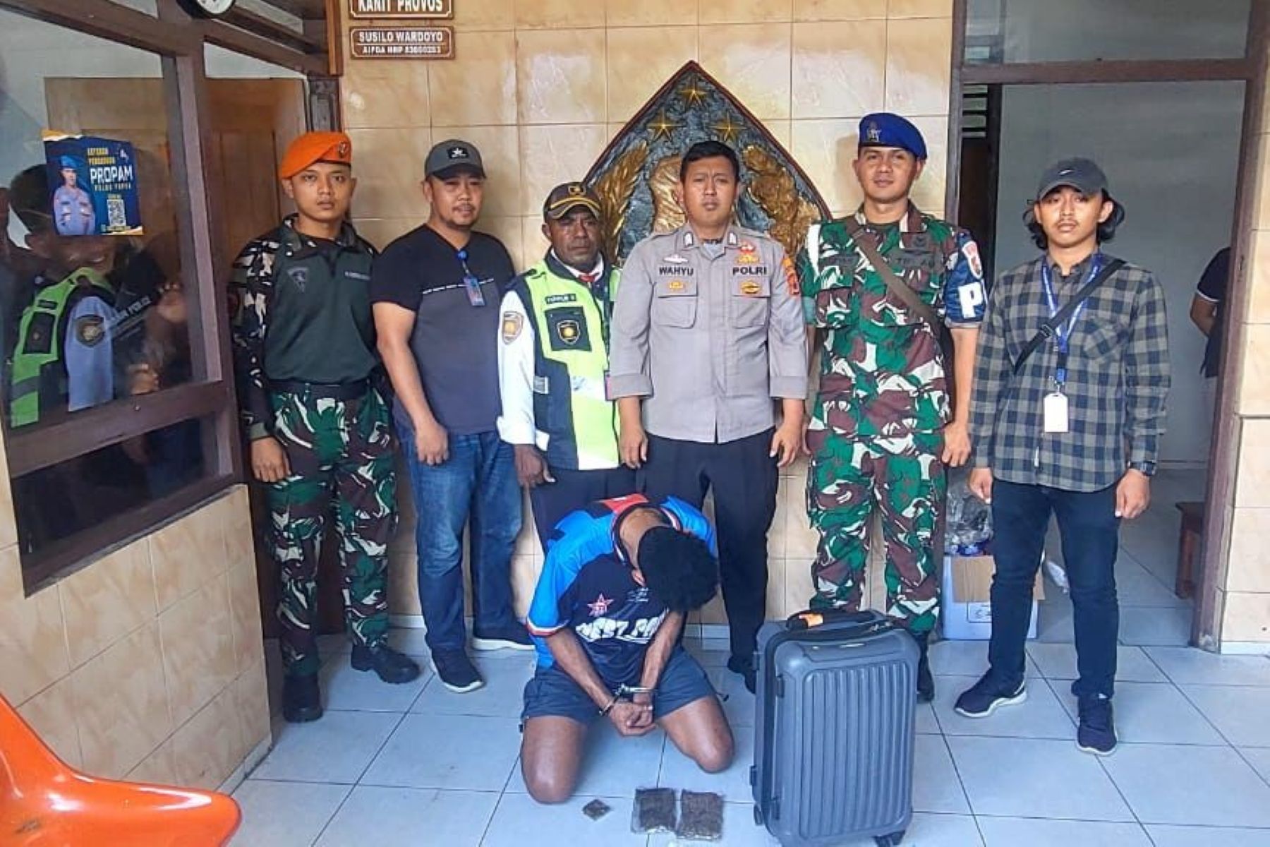 Terungkap! Penumpang di Bandara Sentani Bawa Ganja dalam Koper