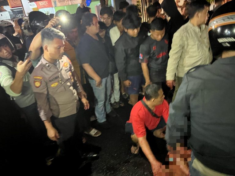 Insiden Amukan Pemuda ODGJ di Barber Shop Tulungagung, Polisi Sigap Bertindak