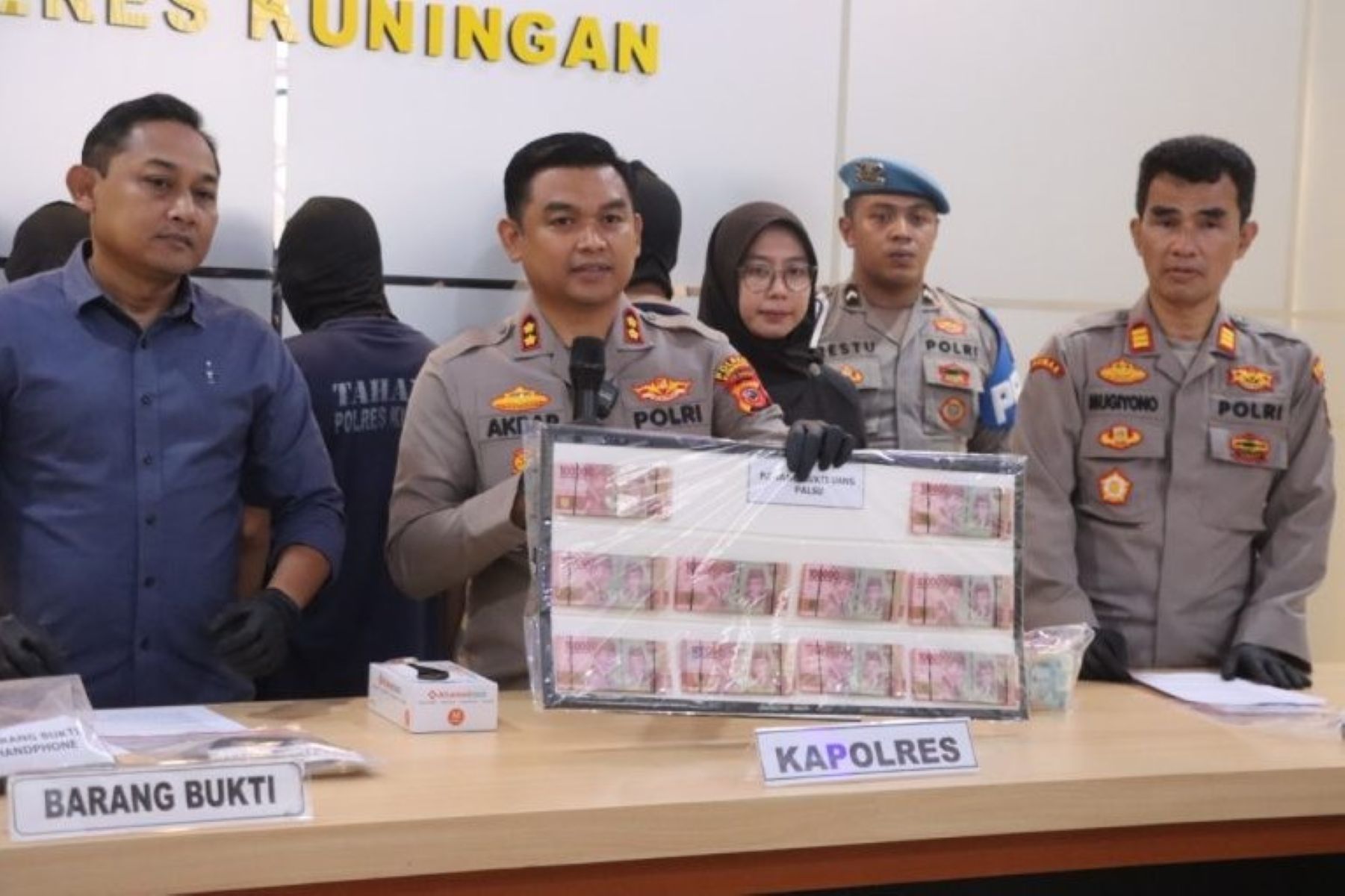 Pengedar Uang Palsu di Kuningan Terungkap, Polisi Amankan Rp52 Juta