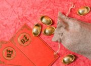 Angpao Bukan Cuma Amplop Merah, Ini Makna Rahasianya!