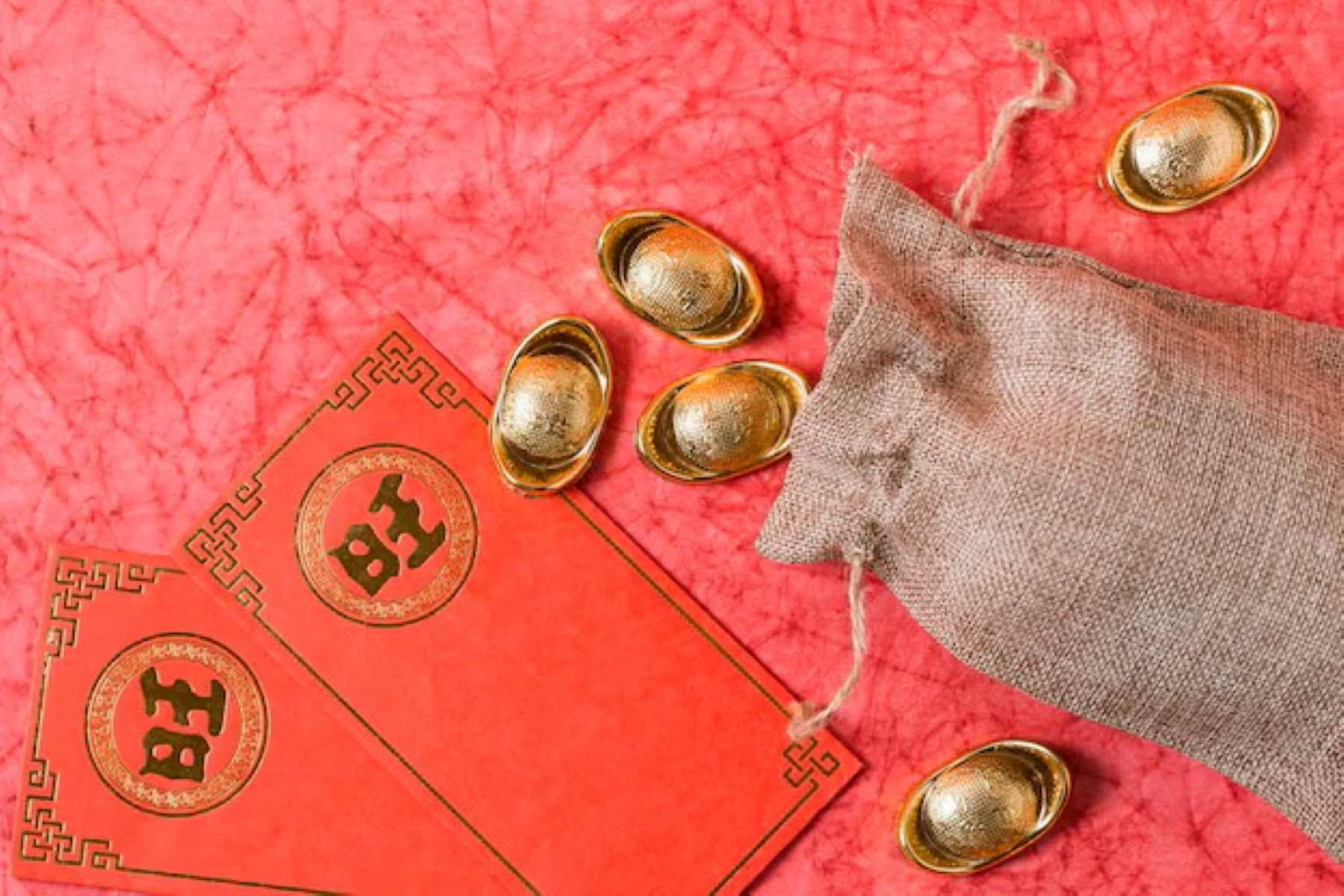 Angpao Bukan Cuma Amplop Merah, Ini Makna Rahasianya!