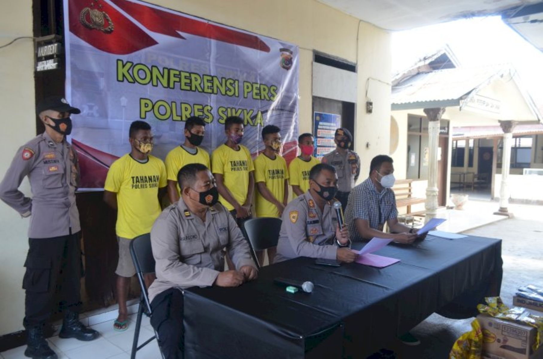 Polres Sikka Bekuk 5 Pelaku Pencurian Gudang Sembako di Maumere