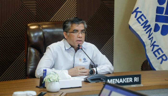 Kemnaker Larang Penahanan Dokumen Pribadi Pekerja